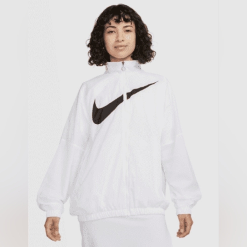 Nike Women's white sport lightweight jacket, boyfriend oversized fit. XL. NWT
